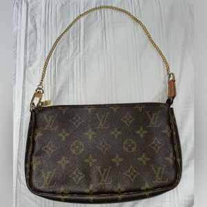 Louis Vuitton Pochette
